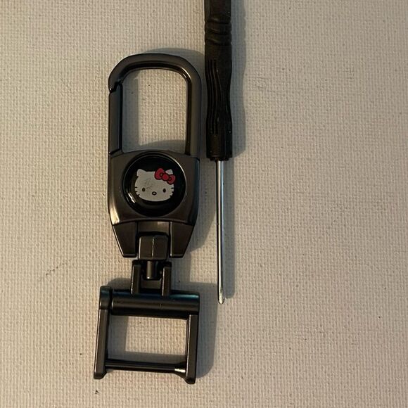 Hello Kitty Key Fob Keychain in Metal NWT - Picture 1 of 4